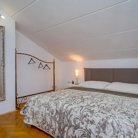 Leonida Apartment Mali Losinj Exterior photo