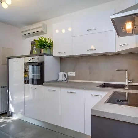 Leonida Apartment Mali Losinj Exterior photo