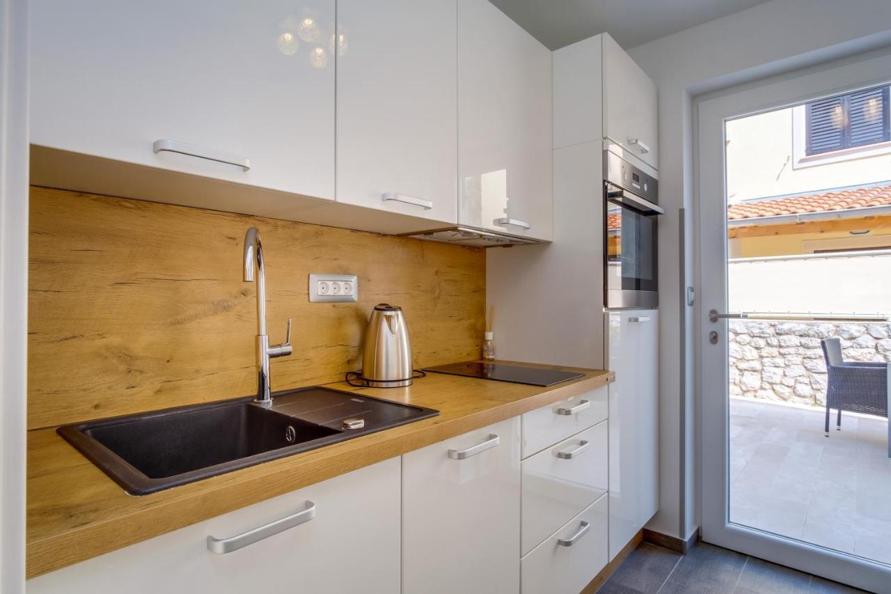 Leonida Apartment