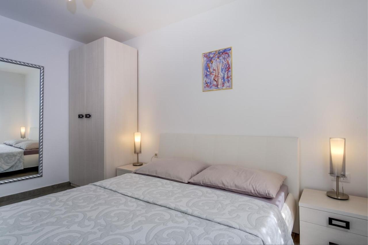 Leonida Apartment