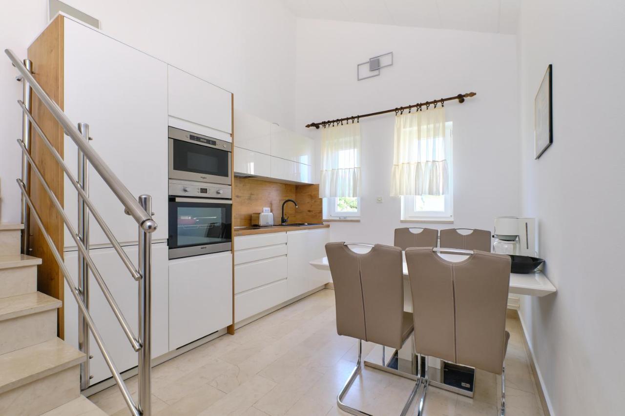 Apartment Leonida *