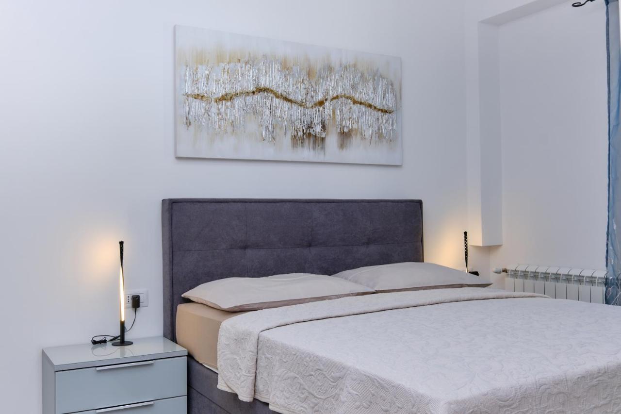 Leonida Apartment *