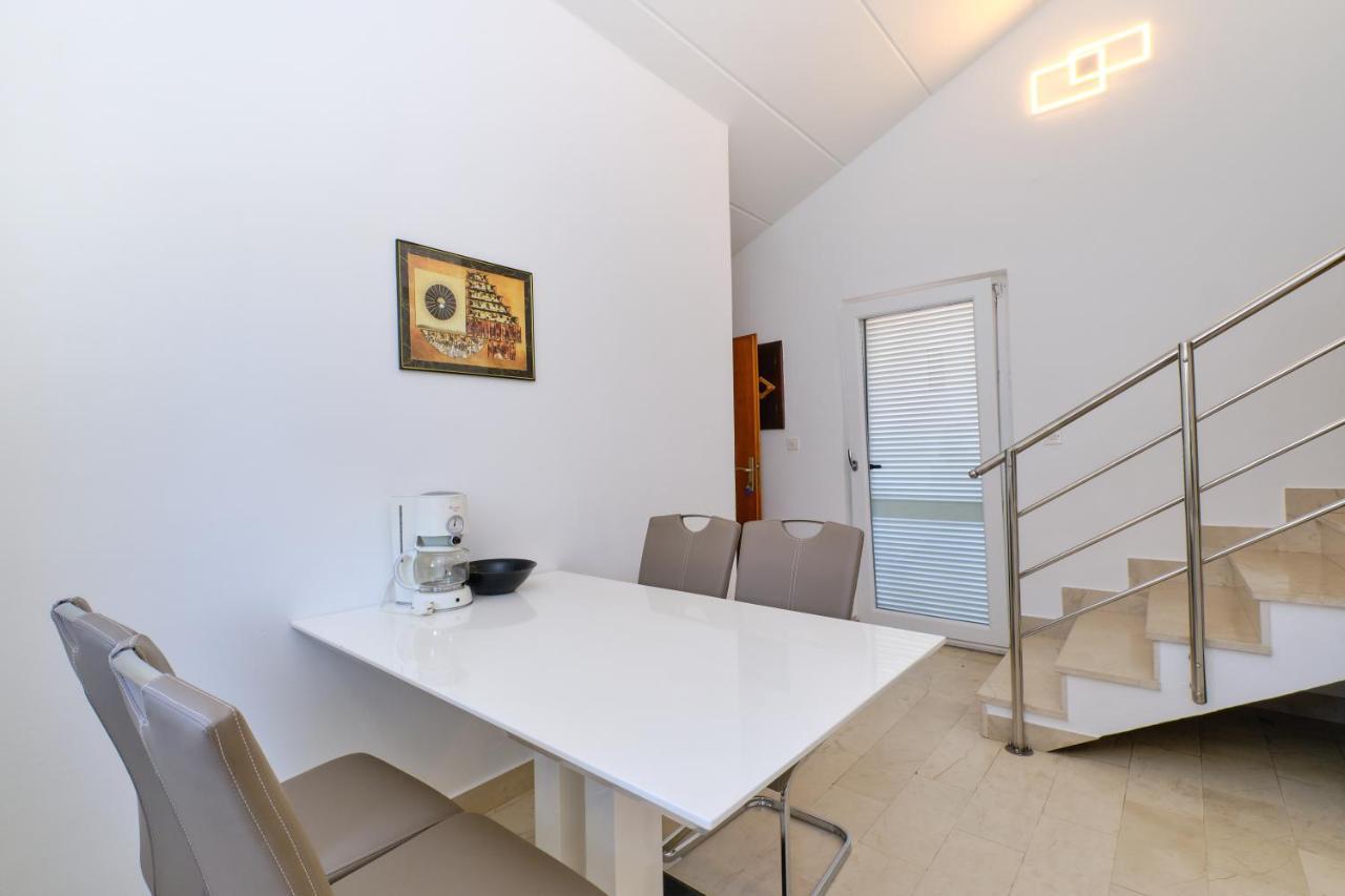 Apartment Leonida *