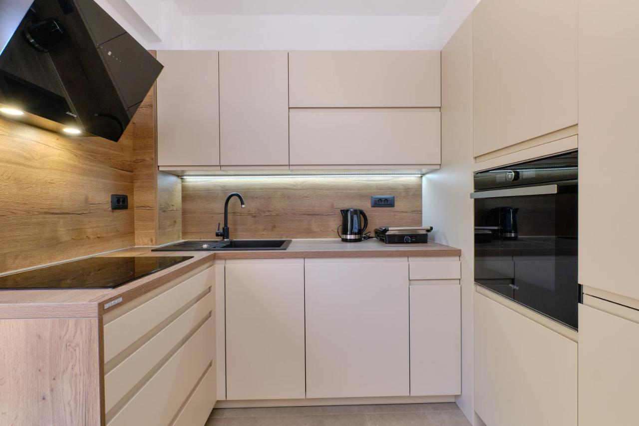 Leonida Apartment